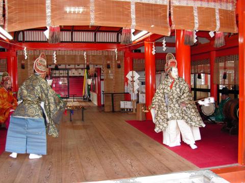 金櫻神社の例大祭で舞われる大々神楽