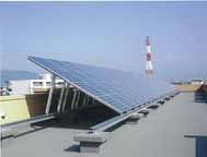 写真:太陽光発電設備の様子(大里小学校)