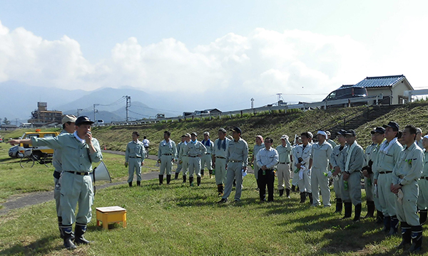 7月1日 平成28年度 荒川河川清掃の写真3