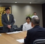9月28日 甲府市リニア活用策検討委員会からの提言書の受領の写真2