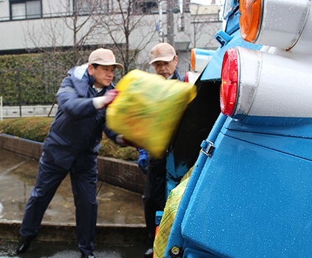 12月27日 年末のごみ収集作業の写真