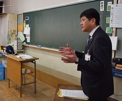 1月27日 小・中学校教育現場の視察の写真2