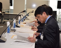 2月3日 甲府市空家等対策協議会 委員委嘱状交付式及び第1回会議の写真2