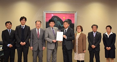 2月13日 「災害時における被災者等相談の実施に関する協定」 調印式の写真2