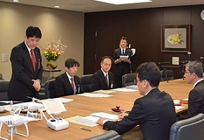 3月1日 「災害時における被害調査の支援に関する協定書」 調印式の写真1