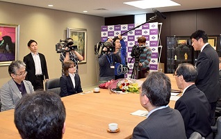 3月14日 甲府大使 カロリーナ クリスティーナ ステチェンスカ様 市長表敬訪問の写真2