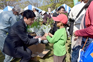 4月16日 第25回 甲府市緑化まつりの写真1