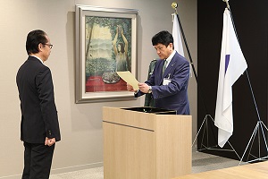 4月20日 甲府市自衛官募集相談員 委嘱状交付式の写真2