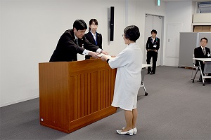 4月25日 平成28年度甲府市まなび奨励賞 表彰式の写真1