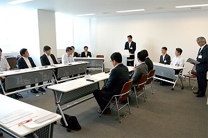5月30日 「こうふ開府500年記念誌編集委員会」委員委嘱式の写真1