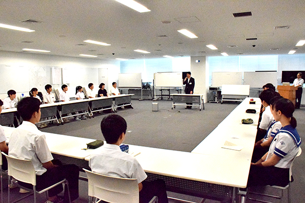 8月1日 甲府市姉妹都市友好教育研修派遣団 表敬訪問の写真2