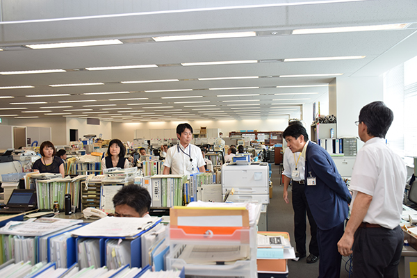 8月30日 庁舎内巡回の写真2
