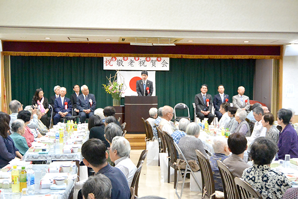 9月16日 へいりん荘「敬老の日祝賀会」の写真1