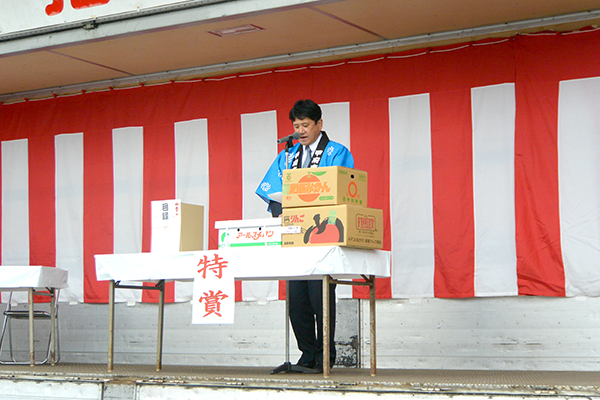 11月18日 甲府市地方卸売市場消費者感謝デーの写真4