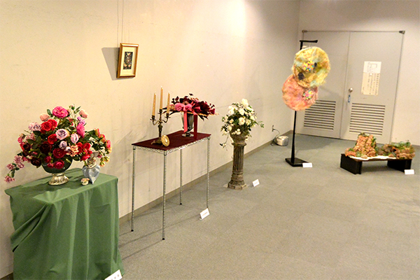 11月19日 第17回やまなし県民文化祭フラワーデザイン部門展示会の写真4