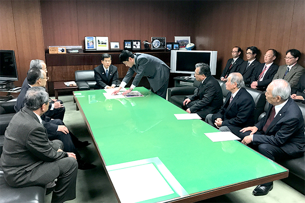 11月20日 新山梨環状道路北部区間の早期事業化に関する要望活動の写真2