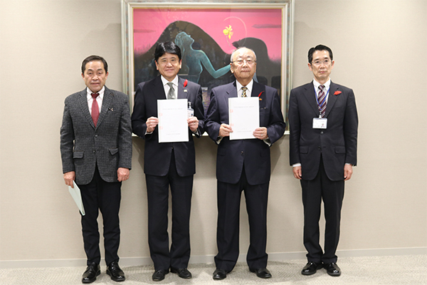 11月30日 「甲府市防災用備蓄食糧の活用に関する業務協定」の締結式の写真2