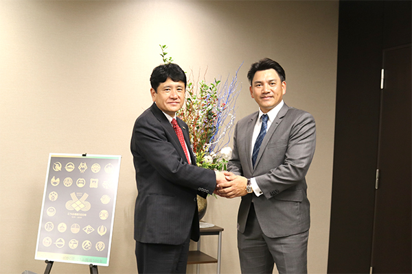 12月22日 千葉ロッテマリーンズ井口資仁監督の表敬訪問の写真2