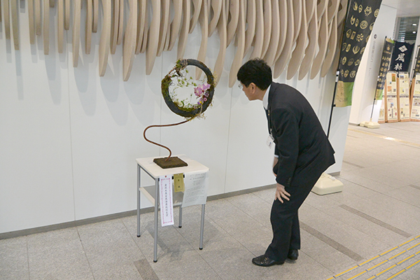 2月8日 第67回関東東海花の展覧会 フラワーデザイン コンテスト 金賞受賞の写真2