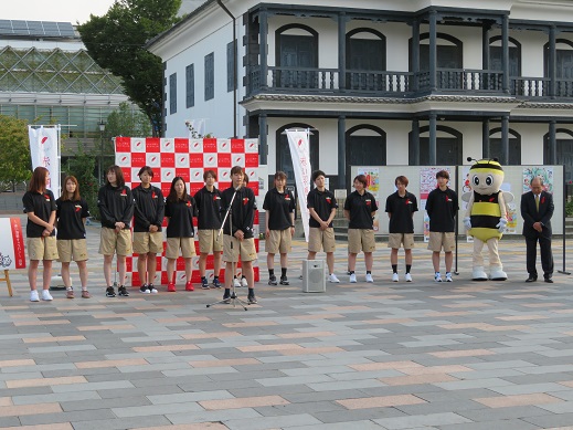 赤い羽根共同募金運動開始セレモニーの写真2