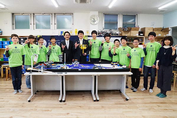 ファーストレゴリーグ日本大会総合優勝世界大会出場報告会の写真1