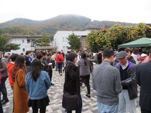 山梨大学甲府国際交流会館留学生と岩窪自治会との交流会の写真2