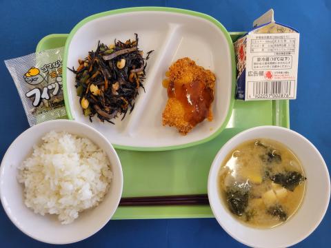 20220613給食メニュー