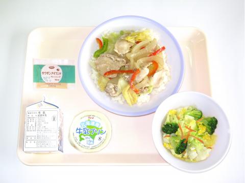 202303320給食メニュー