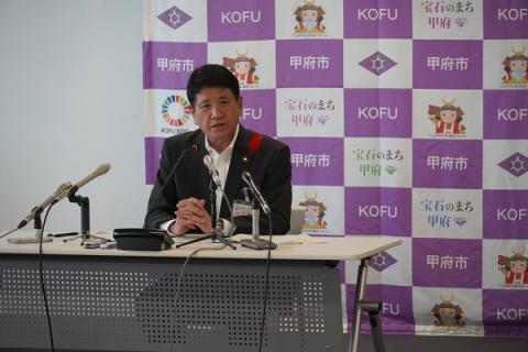 記者会見1011