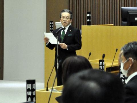 秋田辰巳学長代理からあいさつ