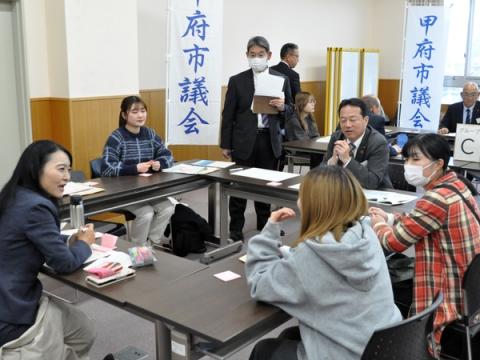 グループ討議の様子2