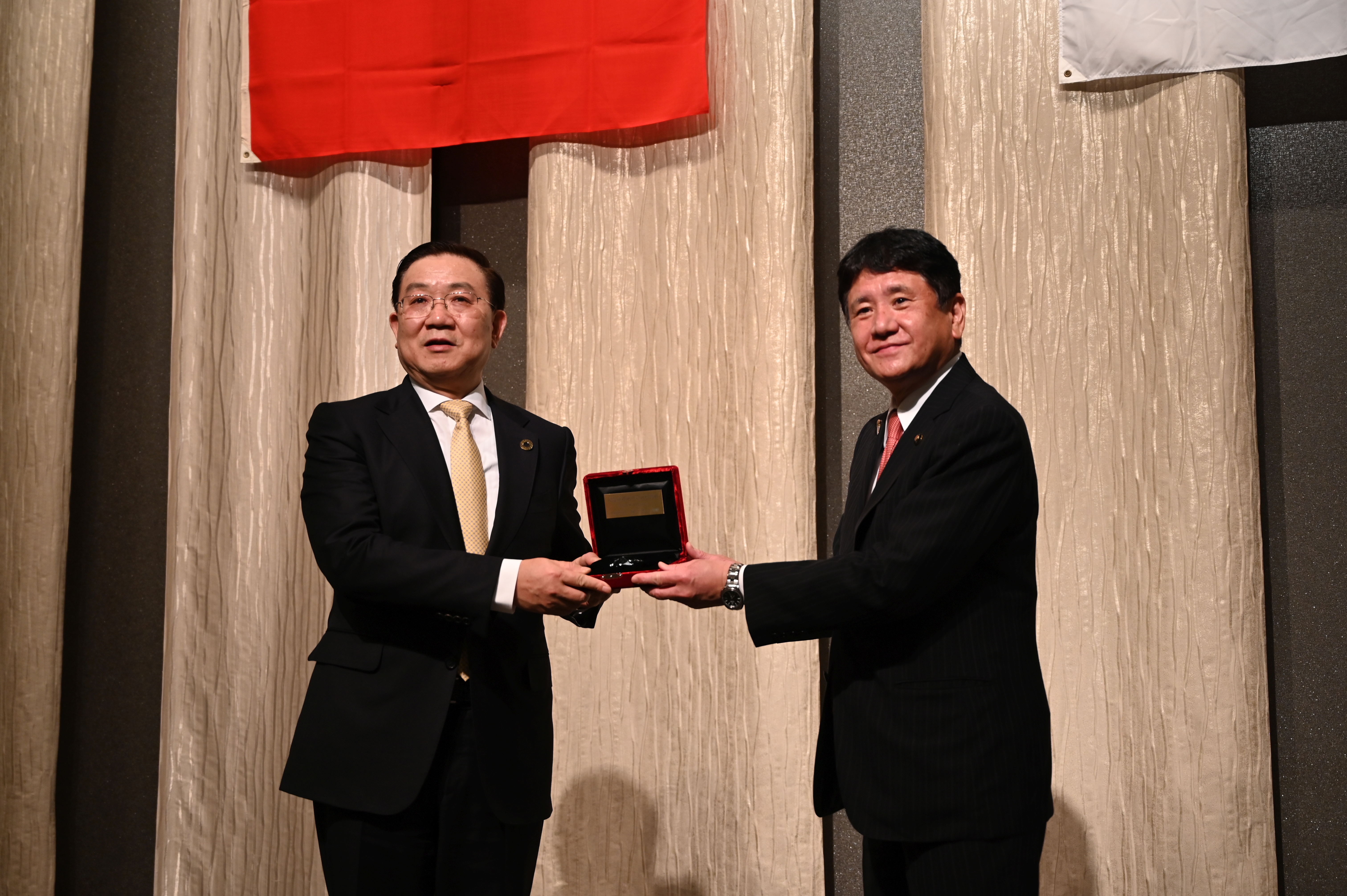 記念品贈呈1