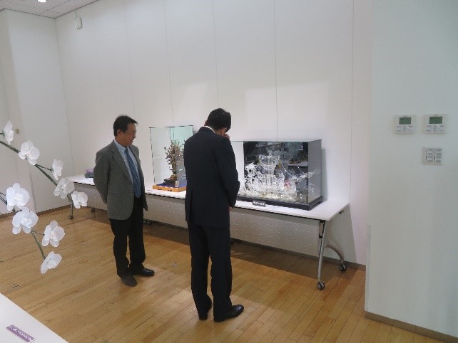 r7-323-1