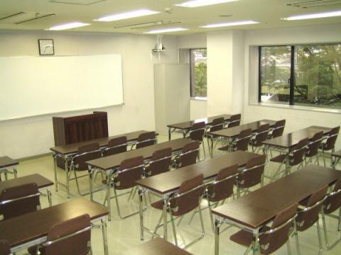 ゆうき公民館の講義室1号の室内の画像
